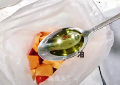 Make Egg rabbit field salad step 1
