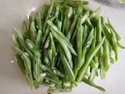 Make Four seasons of bean fried meat step 0