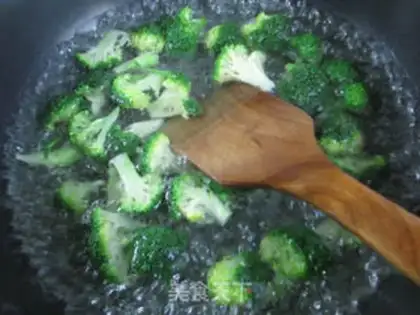 Make Squeeze the vegetables, broccoli and beans step 1