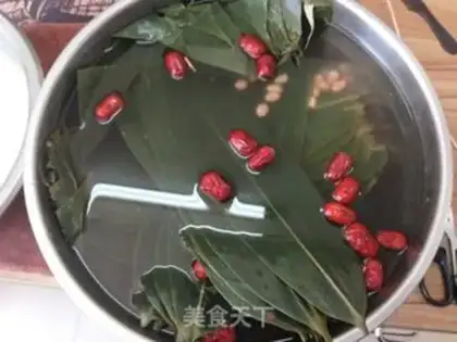 Make "Red dates of rice." step 2
