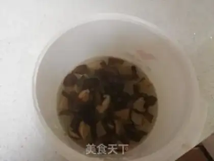 Make Soup of mushroom pigeons step 2