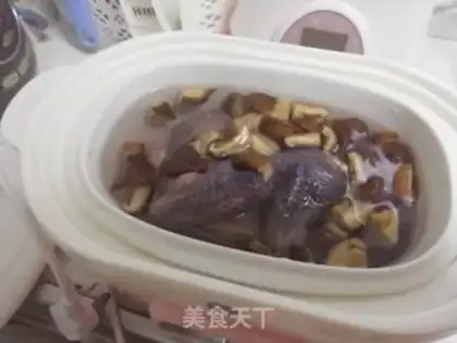 Make Soup of mushroom pigeons step 3