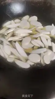 Make Chicken breast is fried white step 0