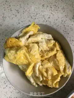 Make Snack eggs and shrimp step 1