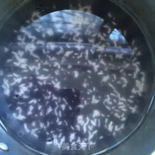 Make Black rice congee step 1