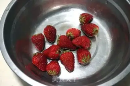 Make Strawberry chocolate lollipop step 0