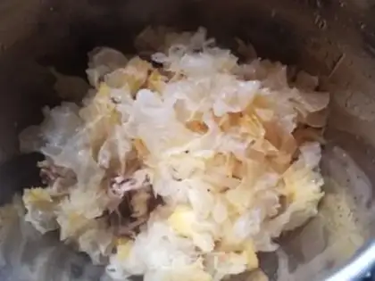 Make Shell Carrots Mountain medicine soup step 2