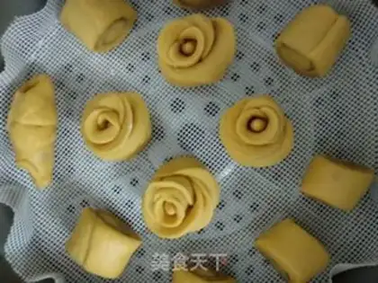 Make Rose buns step 7