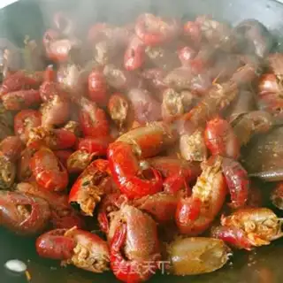 Make Spicy lobster step 7