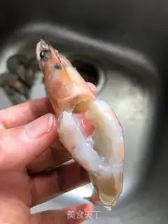 Make Butterfly shrimp steamed eggs step 2