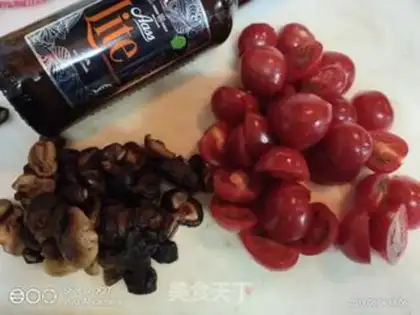 Make "Sacred fruit mushroom beer chicken." step 2