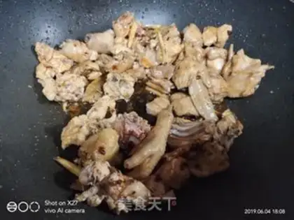 Make "Sacred fruit mushroom beer chicken." step 3