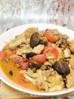 Make "Sacred fruit mushroom beer chicken." step 8