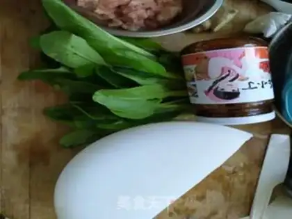 Make Frozen powder with mushroom sauce step 0