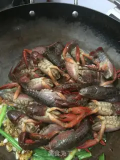 Make Garlic lobster step 5