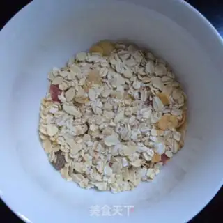 Make Red date milk oatmeal step 1