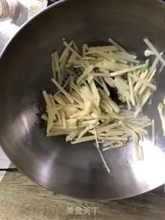Make Celery with potatoes step 1