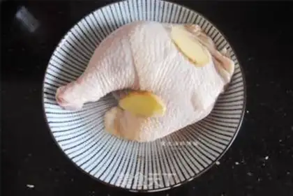 Make Spicy chili chicken step 1