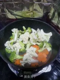 Make Garlic fried flowers step 3