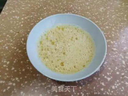 Make cucumber silk egg soup step 1