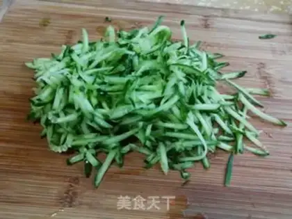 Make cucumber silk egg soup step 2
