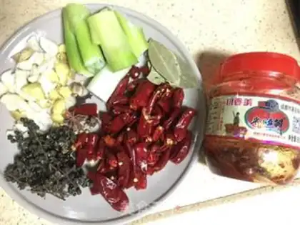 Make Spicy lobster step 1