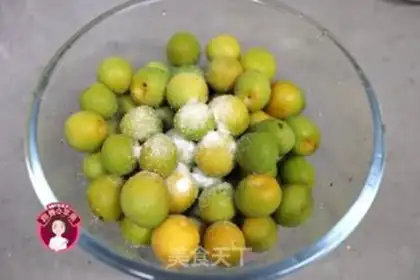 Make Cyan plum sauce step 1