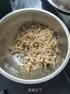 Make Green bean sprouts step 1