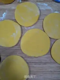 Make Cherry jam triangle step 3