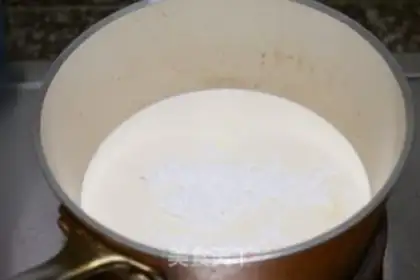 Make Kitty cream popsicle step 3