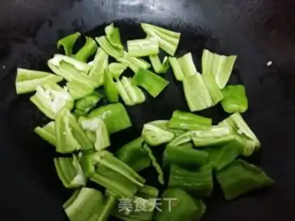 Make Sea peppers and eggs step 1
