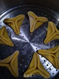 Make Cherry jam triangle step 5