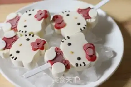 Make Kitty cream popsicle step 11