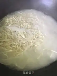 Make Soccer egg noodles step 5
