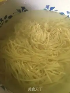 Make Soccer egg noodles step 6