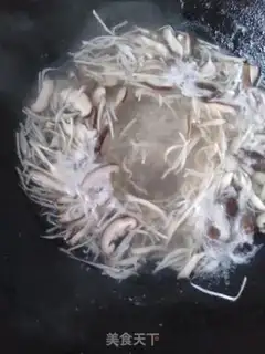 Make Double silver fish soup step 4