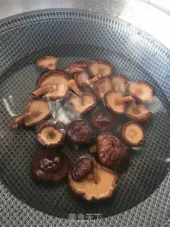 Make Meat clot mushroom sauce step 1