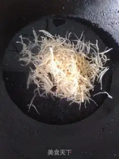 Make Spicy silver fish dry step 1