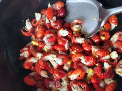 Make Spicy spicy little lobster tail step 5
