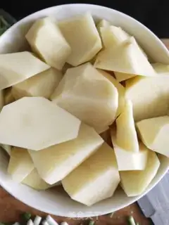 Make Chicken and potatoes step 0
