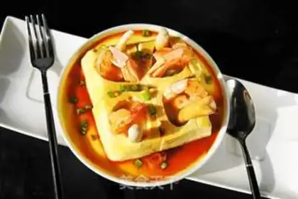Make The pinetail shrimp scurryed with veggie eggs step 10