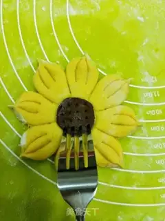 Make Sunflower Point step 18