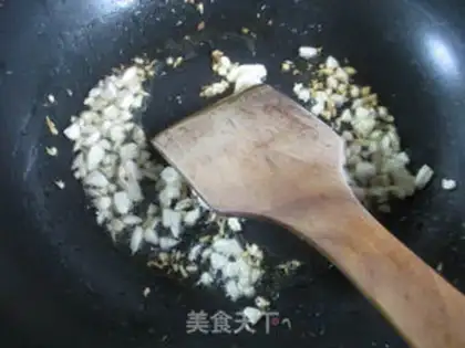 Make Garlic potato chips step 4
