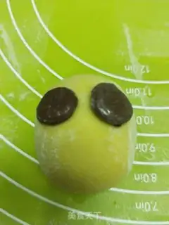 Make Little yellow people