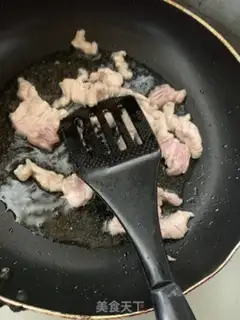 Make cucumber fried meat step 1