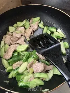 Make cucumber fried meat step 3