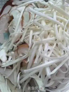 Make Double silver fish soup step 1