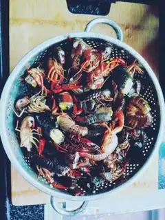 Make Thirteen fragrance lobster step 0