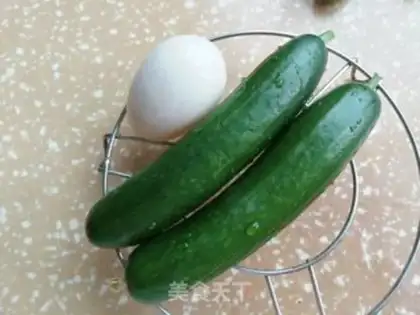 Make Fruit cucumber fried eggs step 0