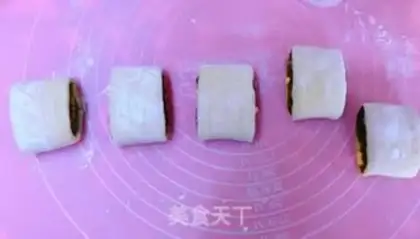 Make The fragrance roll step 23